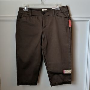 NWT St. John's Bay Taupe Capris size 8 Petite